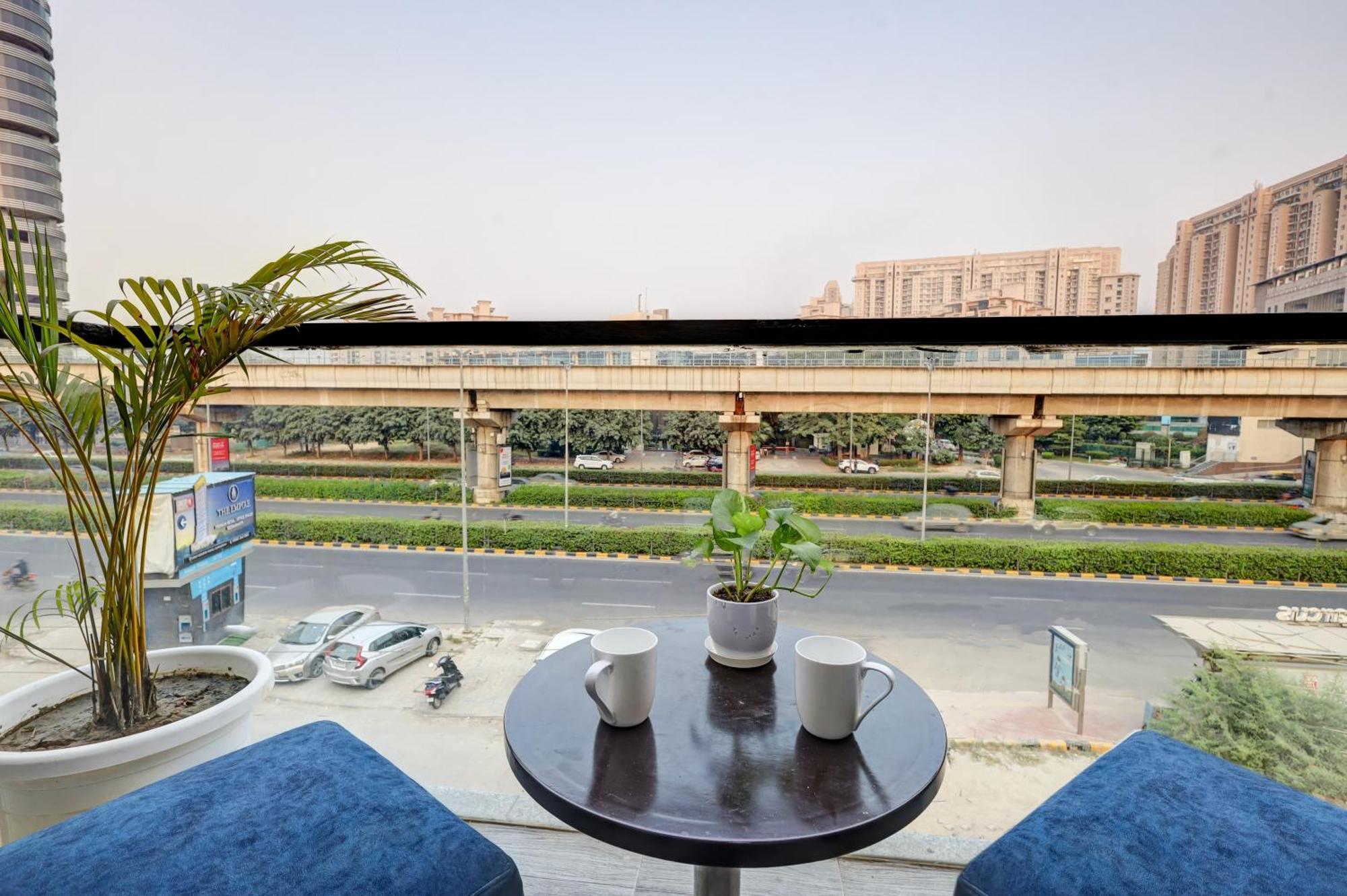 Hotel 91 Golf Course Road Гургаон Екстериор снимка