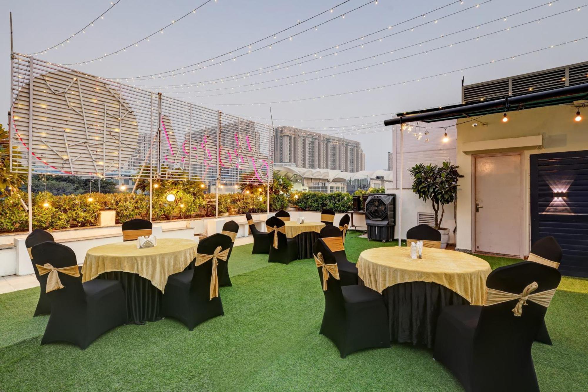 Hotel 91 Golf Course Road Гургаон Екстериор снимка