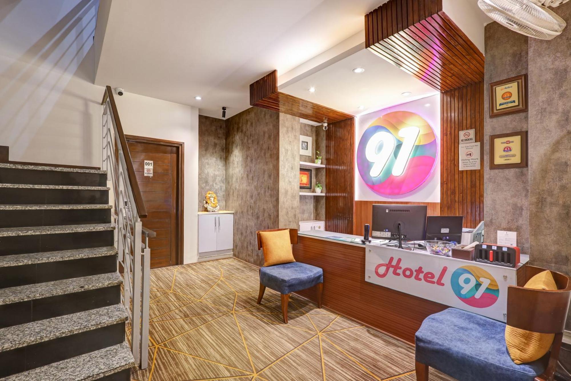 Hotel 91 Golf Course Road Гургаон Екстериор снимка